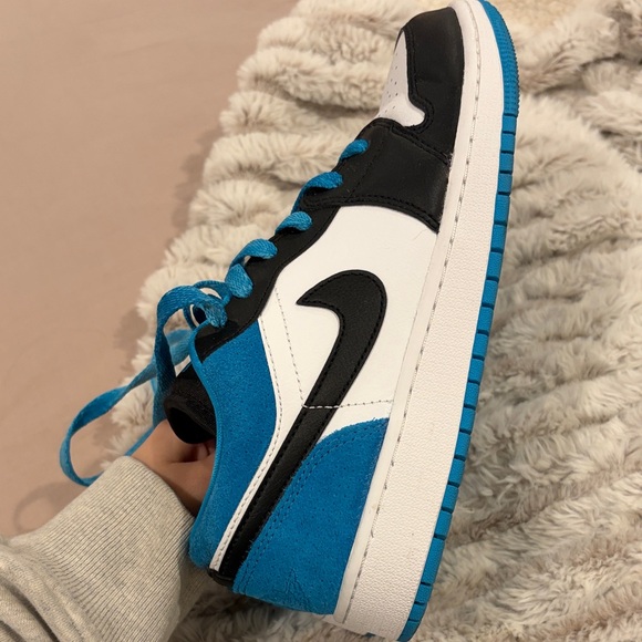 Nike Dunks - Picture 4 of 5